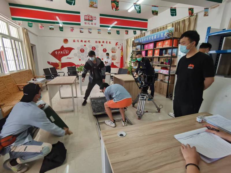 策勒县广告片拍摄公司：极简主义践行者，少即是多的视觉哲学